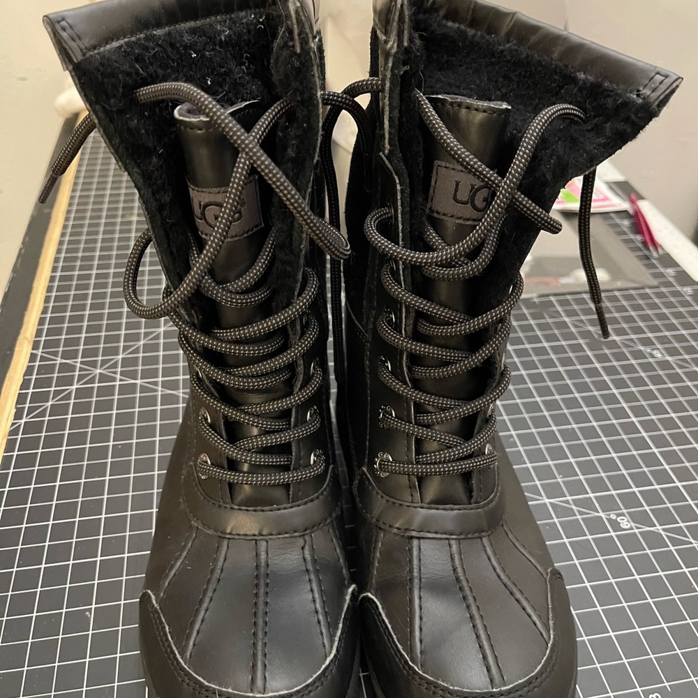UGG kids Butte Snow boots